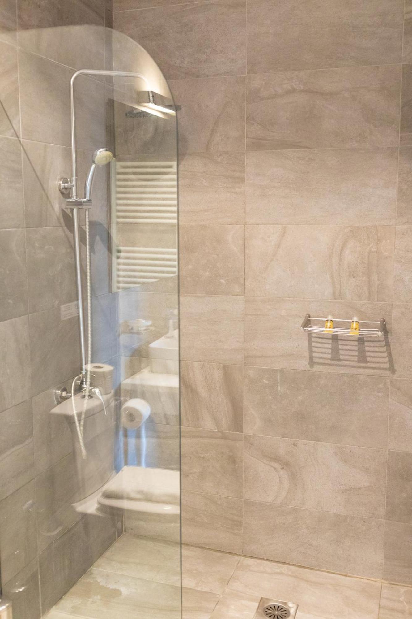 Ampoulos Rooms & Apartments Kedro エクステリア 写真