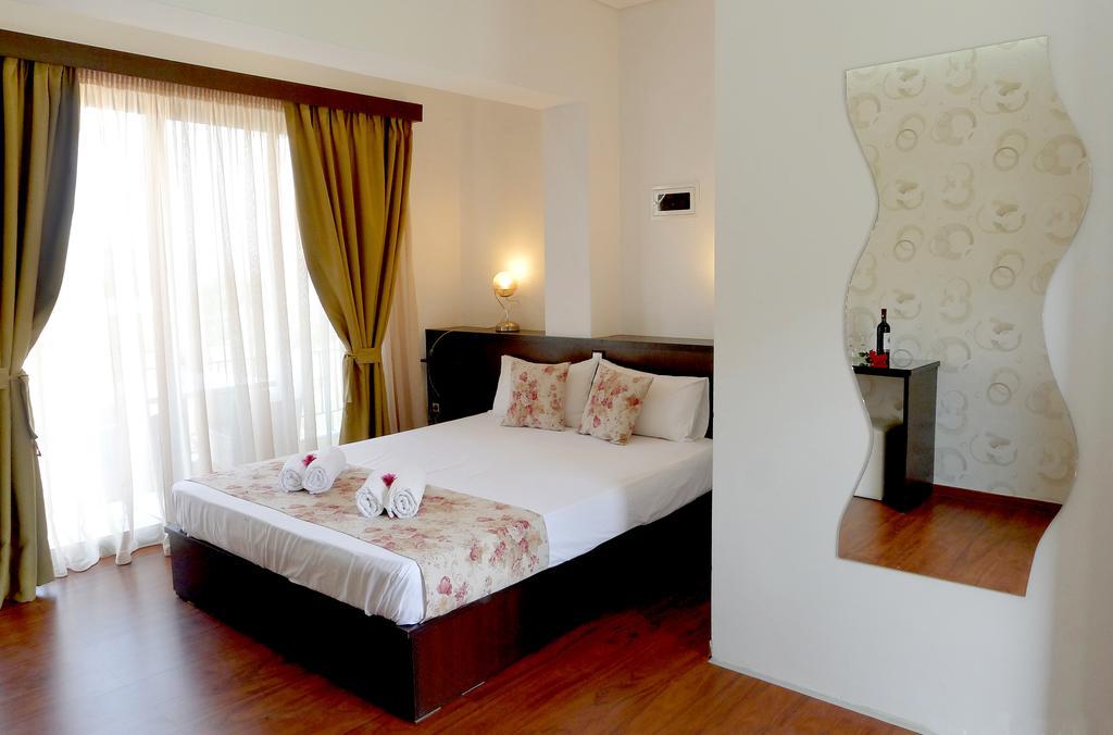Ampoulos Rooms & Apartments Kedro エクステリア 写真